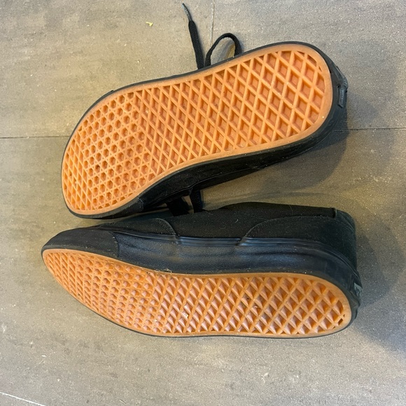 Vans - Picture 7 of 7